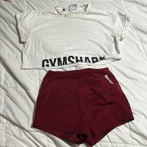 Gym shark crop and shorts